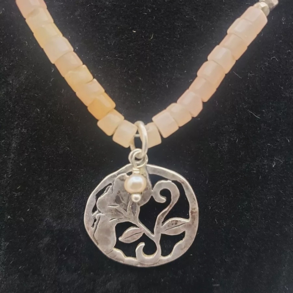 Silpada necklace consists of pink soapstone and seedbeads. It is 16" long - Picture 3 of 8